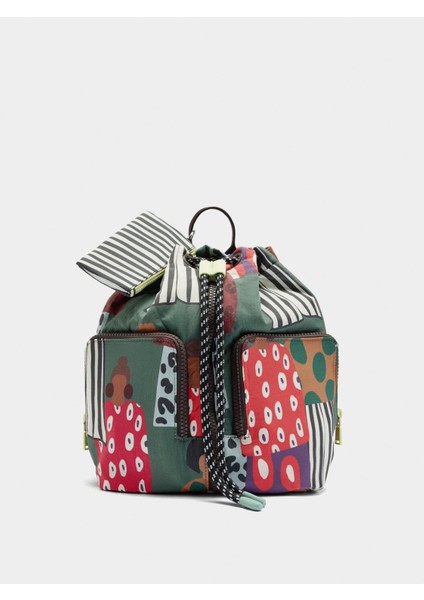 Desenli Charm'lı Teknik Kumaş Sırt Çantası