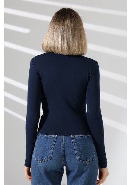 Düğmesiz Gömlek Yaka Uzun Kol Basic Kadın T-Shirt 21938 Lacivert fırsatları