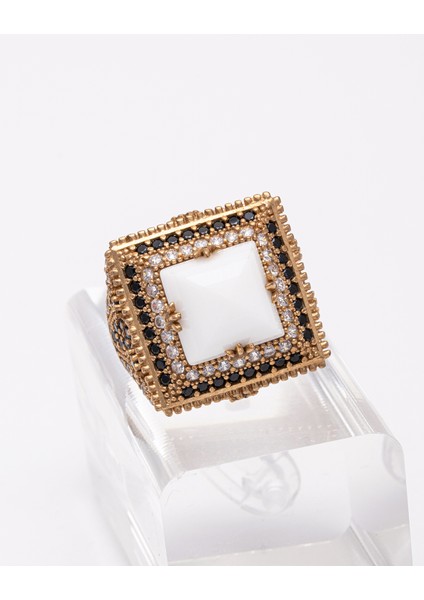 Beyaz Doğal Taşlı Bakır Detaylı 925 Ayar Gümüş Yüzük – Gösterişli ve Prestijli Tasarım fiyatları