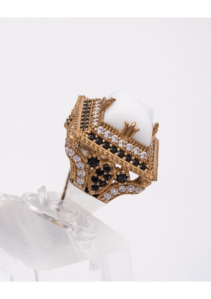 Beyaz Doğal Taşlı Bakır Detaylı 925 Ayar Gümüş Yüzük – Gösterişli ve Prestijli Tasarım modelleri