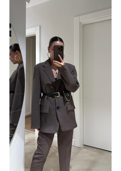 Hafif Vatkalı Çantalı Tasarım Kemer Detay Cep Görünüm Orta Boy Muadil Premium Kalite Oversize Kesim Muadil Blazer Ceket modelleri