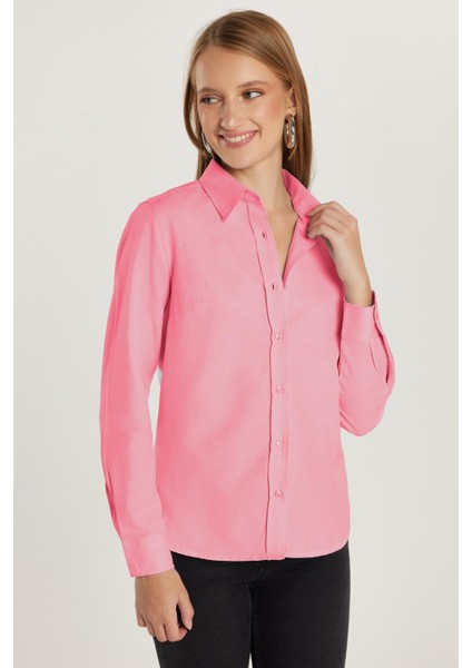Kadın Slim Fit Dar Kesim Uzun Kollu Pamuklu Vücuda Oturan Dokulu Pembe Basic Gömlek fırsatları
