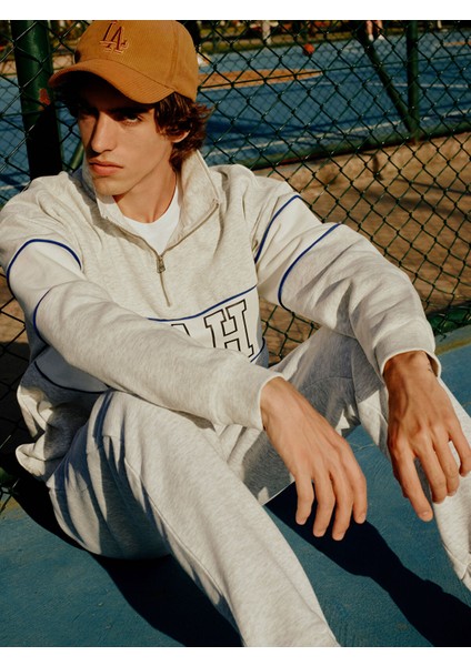 Yeni Sezon Dik Yaka Uzun Kollu Baskılı Erkek Kalın Sweatshirt fiyatları