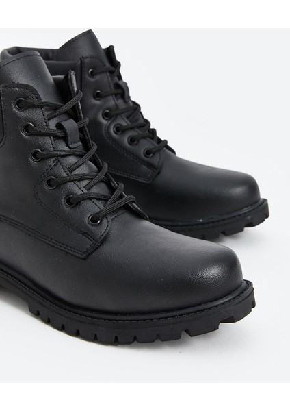 Yeni Sezon Bağcıklı Deri Görünümlü Erkek Bot modelleri