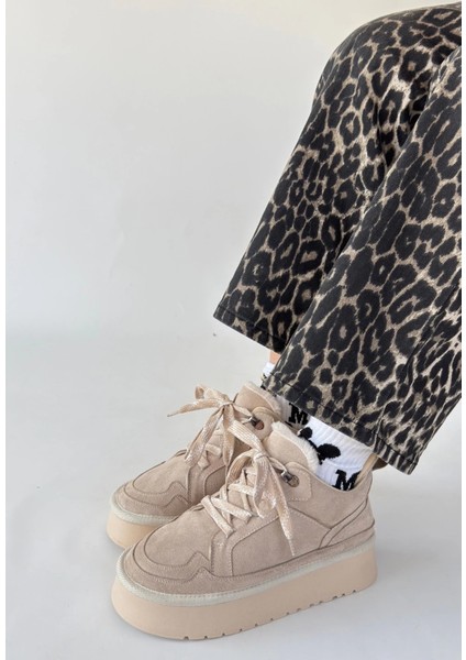 Lvsqvr Muden Bej Süet Bağcıklı Bot (Numara: 36)