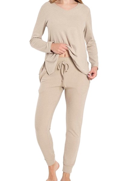 840.802 Kadın V Yaka Uzunkol Pi̇jama Takım