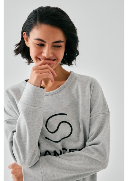 Kadın Gri Yengeç Burcu Oversize 2 Iplik Eşofman Ev Giyim Takımı fırsatları