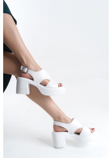 Yüksek Yandan Tokalı Üstü Kapalı Önü Açık Cilt Yazlık Kadın Dolgu Taban Sandalet Ayakkabı modelleri