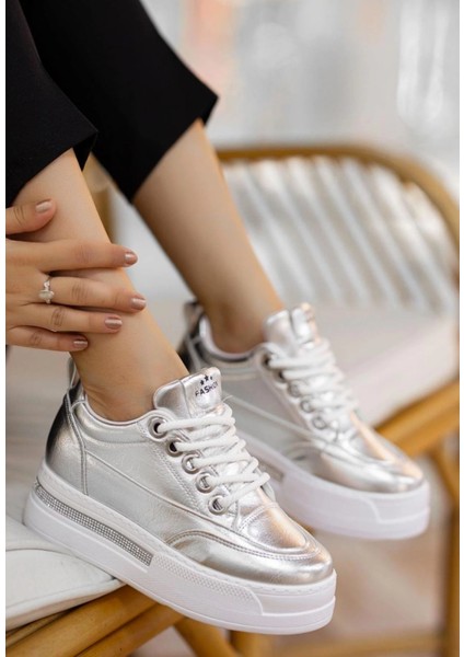 Lvsqvr Lulu Gümüş Rugan Bağcıklı Spor Ayakkabı (Numara: 36) fiyatları