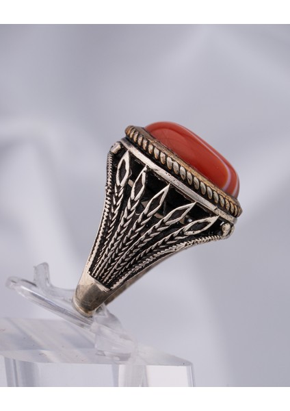 Çizgili Kırmızı Akik Taşlı 925 Ayar Gümüş Erkek Yüzük – Geleneksel Zarafetin Modern Görünümü indirimleri
