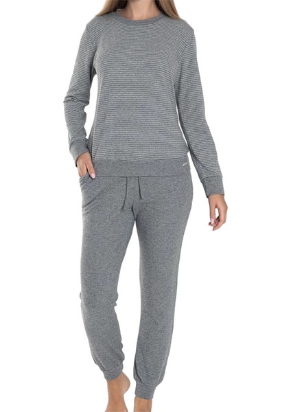 840.803 Kadın Bi̇si̇klet Yaka Uzunkol Pi̇jama Takım