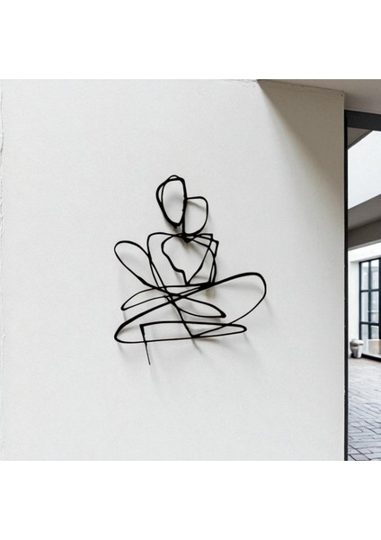 Minimalist Aşık Çift Metal Duvar Dekoru – Modern Çizgi Sanatı