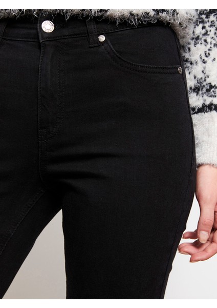 Yeni Sezon Yüksek Bel Slim Fit Düz Cep Detaylı Kadın Jean Pantolon fırsatları