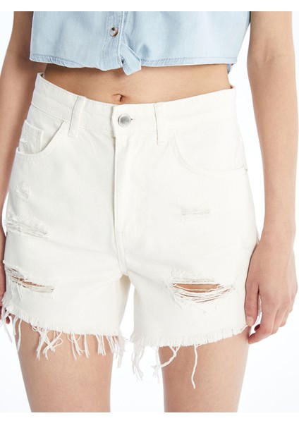 Yeni Sezon Standart Fit Yırtık Detaylı Kadın Jean Şort fiyatları
