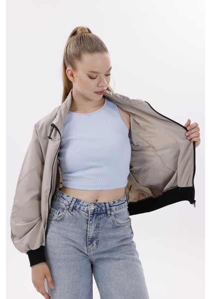 Kadın Dik Yaka Su ve Rüzgar Geçirmez Oversize Crop Mevsimlik Yağmurluk Rüzgarlık fırsatları