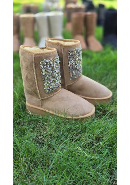 Kadın Lüx Süet Taşlı Içi Kürklü Kışlık Kalın Taban Konforlu Bot modelleri