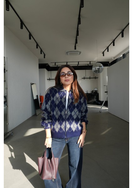 Önden Fermuarlı Polo Yaka Baklava Desenli Hırka