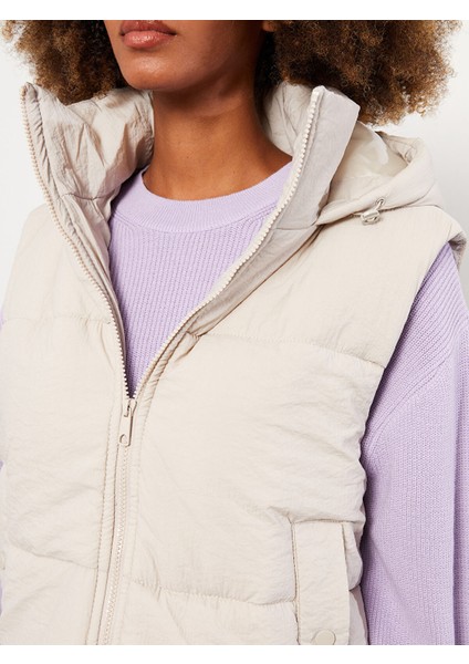 Yeni Sezon Kadın Kapüşonlu Düz Şişme Yelek fırsatları