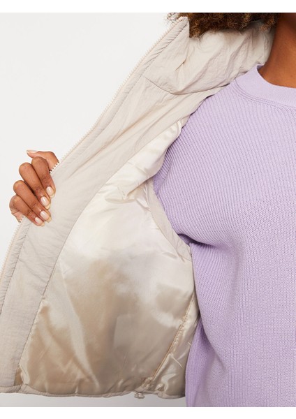 Yeni Sezon Kadın Kapüşonlu Düz Şişme Yelek indirimleri