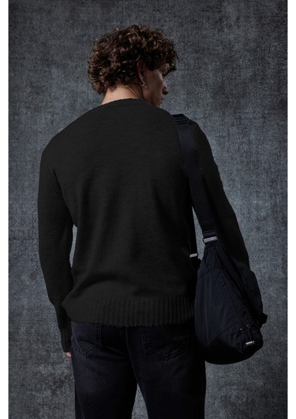 Erkek Regular Fit Bisiklet Yaka Kazak Siyah indirimleri