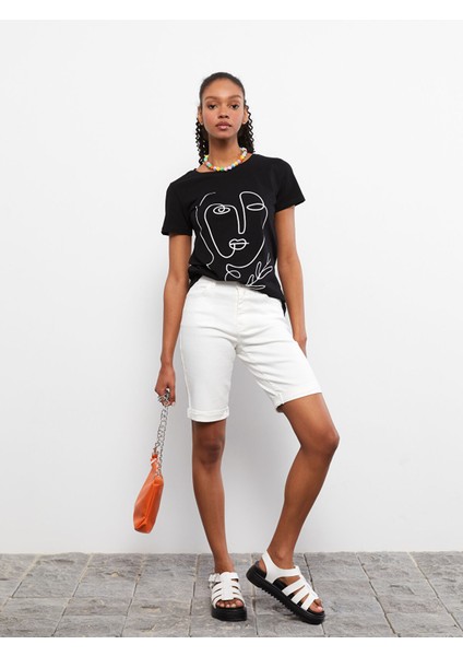 Yeni Sezon Standart Fit Düz Cep Detaylı Kadın Rodeo Jean Şort