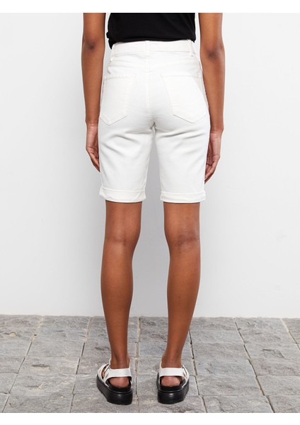 Yeni Sezon Standart Fit Düz Cep Detaylı Kadın Rodeo Jean Şort fırsatları