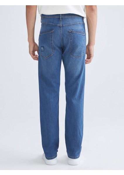 Yeni Sezon 750 Slim Fit Destroy Detaylı Erkek Jean Pantolon fırsatları