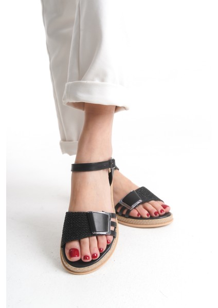 Hasır Şeritli Gümüş Tokalı Rahat Alçak Düz Taban Yazlık Kadın Siyah Sandalet Terlik modelleri