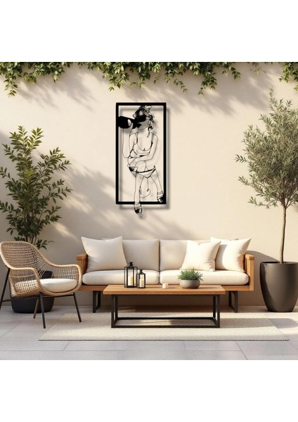 Şarap Tutan Kadın Metal Duvar Dekoru – Modern Minimalist Çizgisel Sanat