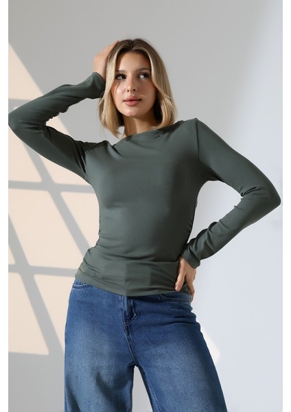 Uzun Kollu Kayık Yaka Yanları Büzgülü Vücuda Oturan Basic Kadın Body T-Shirt 21951 Haki