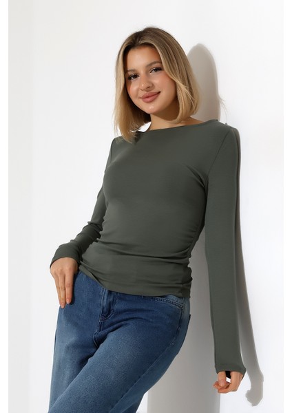 Uzun Kollu Kayık Yaka Yanları Büzgülü Vücuda Oturan Basic Kadın Body T-Shirt 21951 Haki modelleri