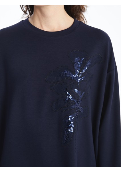 Yeni Sezon Bisiklet Yaka Nakışlı Oversize Kadın Sweatshirt modelleri