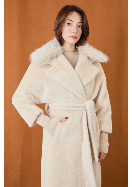 Kadın Çift Yakalı Kuşaklı Angora Kaban 15229