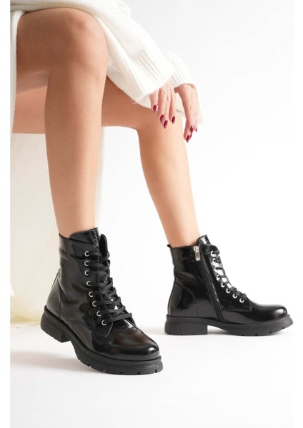 Kadın Hakiki Deri Bağcıklı Fermuarlı Rahat Postal Bot - Siyah Rugan