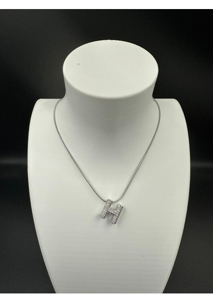 Gümüş Renk Taşlı H Harfi Kolye