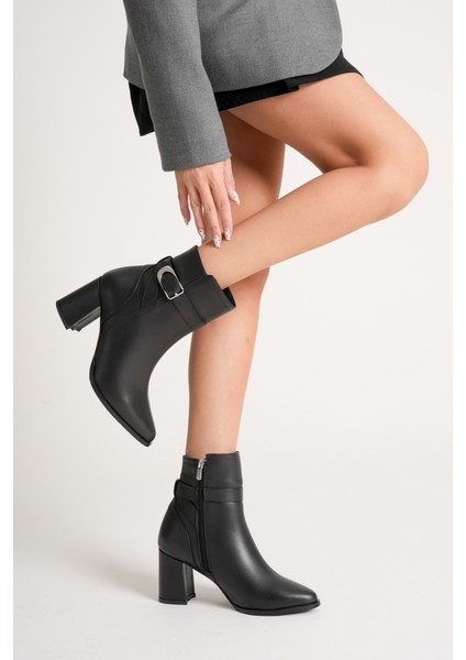 Kadın Hakiki Deri Tokalı Topuklu Bot - Siyah