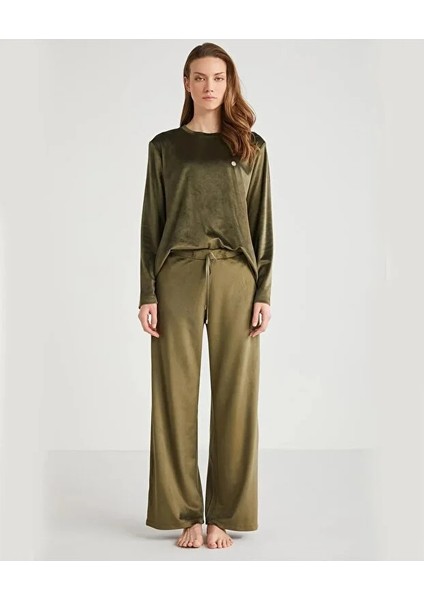 Uzun Kol Yumuşak Dokulu Kadın Kadife Pijama Takım 9711