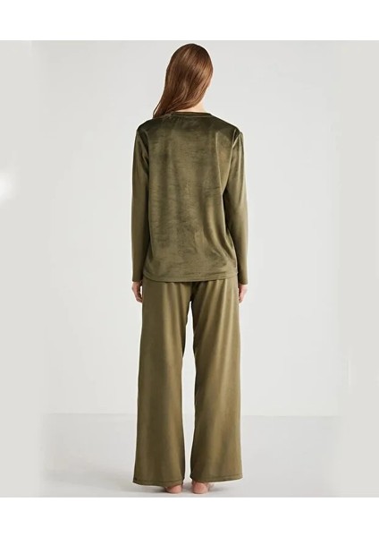 Uzun Kol Yumuşak Dokulu Kadın Kadife Pijama Takım 9711 modelleri