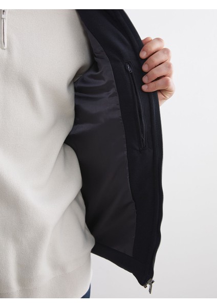 Yeni Sezon Slim Fit Dik Yaka Erkek Şişme Yelek fırsatları