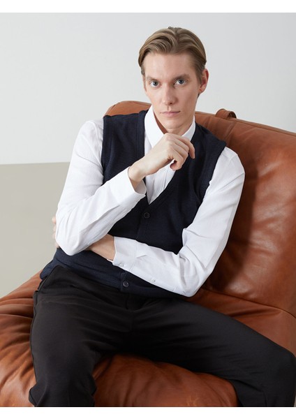 Yeni Sezon Standart Kalıp V Yaka Erkek Triko Yelek