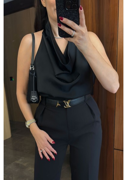Degaje Yaka Premium Saten Bluz- Siyah fırsatları