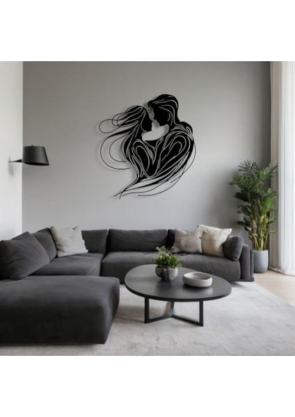 Aşk Figürü Metal Duvar Dekoru – Romantizmin ve Zarafetin Sembolü