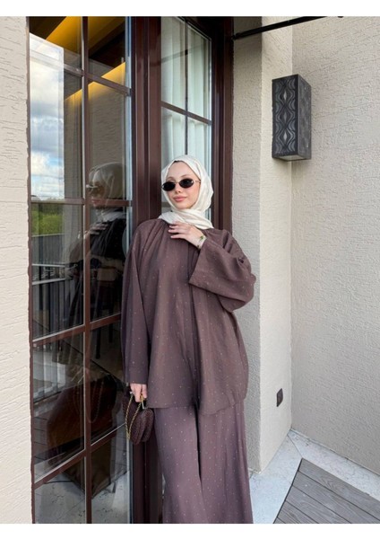 Kadın Taş Baskı Gömlek ve Pantolon Takım M41411 - Kahverengi fiyatları