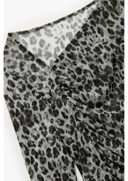 Kadın x Sibil Çetinkaya - Uzun Kollu Asimetrik Yaka Geyik Desenli Transparan Tül Bluz 6WAK80099PK fırsatları