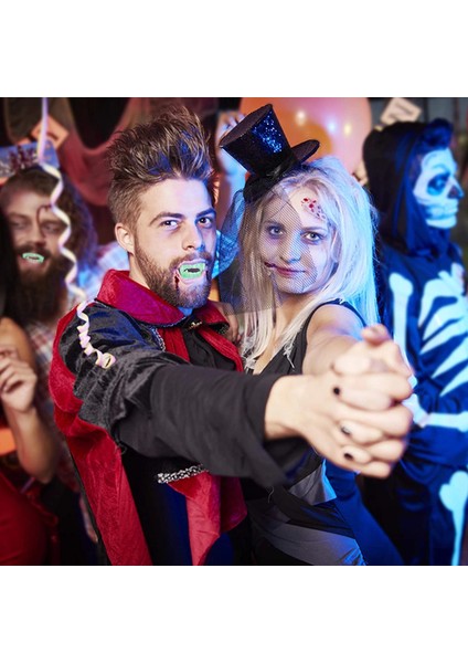 Karanlıkta Parlayan Fosforlu Çift Damak Takma Vampir Dişi