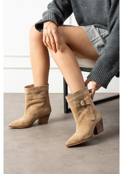 Yevena Kadın Kovboy Bot Kalın Topuklu Yandan Fiyonklu Hakiki Deri Bej Süet