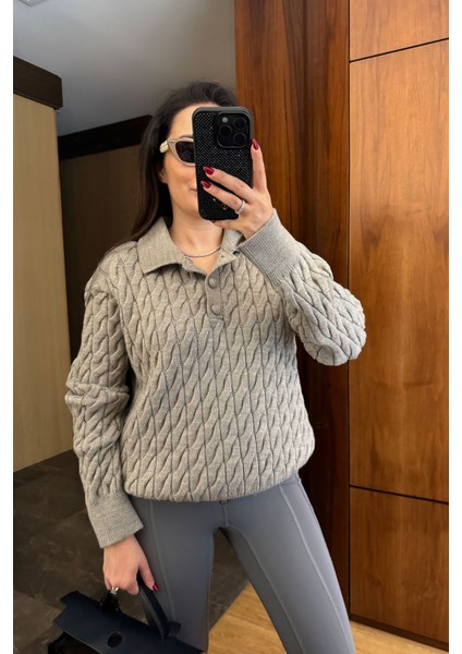 Saç Örgülü Yeni Sezon Düğmeli Triko Kazak- Bej