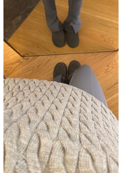 Saç Örgülü Yeni Sezon Düğmeli Triko Kazak- Bej modelleri