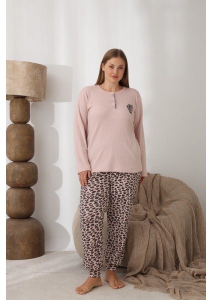 kadın Büyük Beden Desenli Yakası Düğmeli Uzun Kollu Kışlık Pijama Takımı modelleri