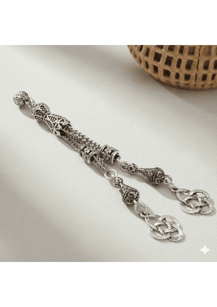 Kazaziye Temalı Foxtail Zincirli Çift Kamçılı Kararmaz Metal Püskül fiyatları